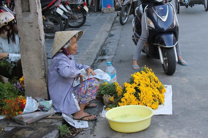 Từ Phụ nữ tuổi này dễ có